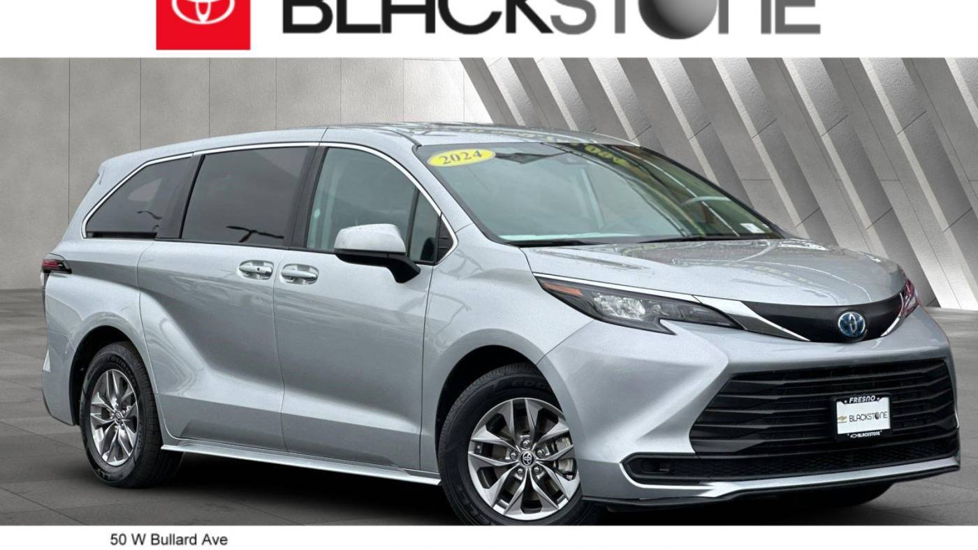2024 Toyota Sienna LE 8-Passenger
