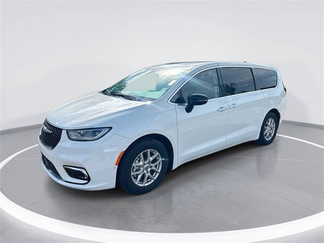 2024 Chrysler Pacifica Touring L — Minivan — 17,749 mi — Shallote, NC