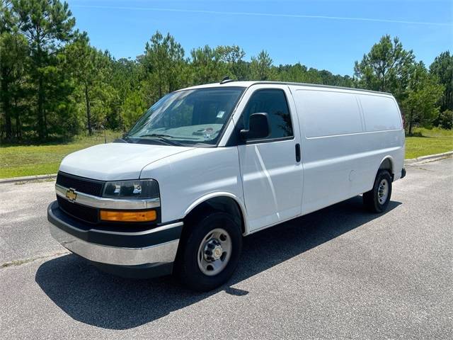 2025 Chevrolet Express Cargo Van Base — Cargo Van — 4,498 mi — Shallote, NC