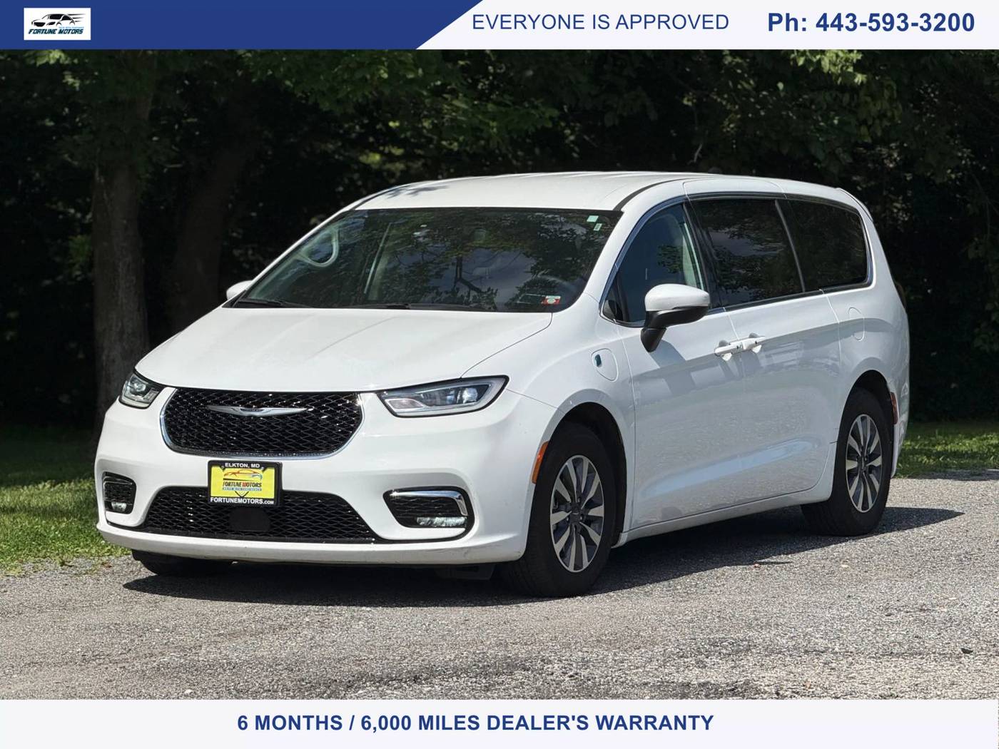 2023 Chrysler Pacifica Hybrid Touring L — Minivan — 9,950 mi — Elkton, MD