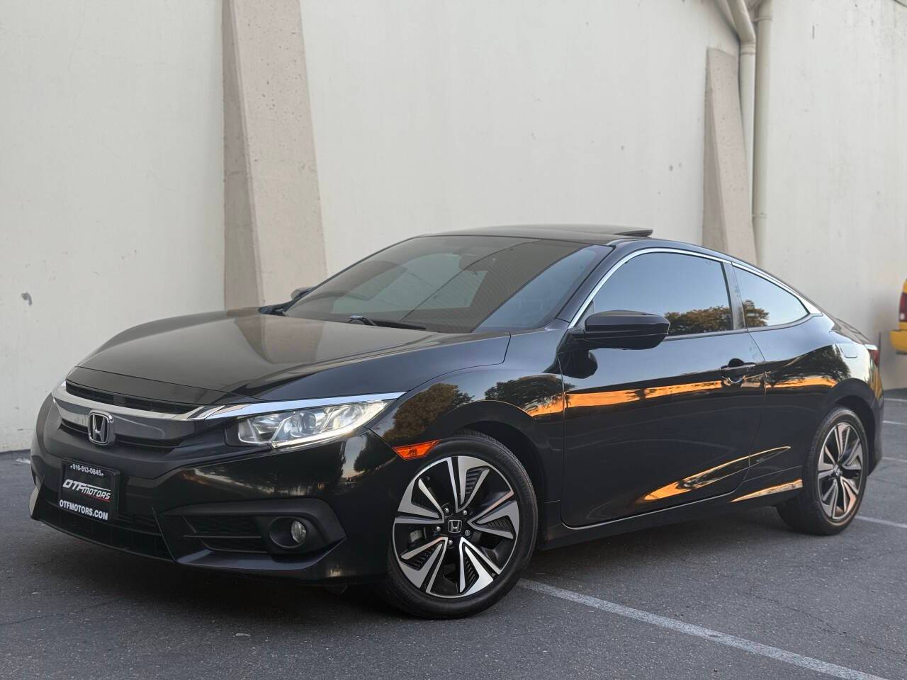 2017 Honda Civic EX-T — Coupe — 86,000 mi — West Sacramento, CA