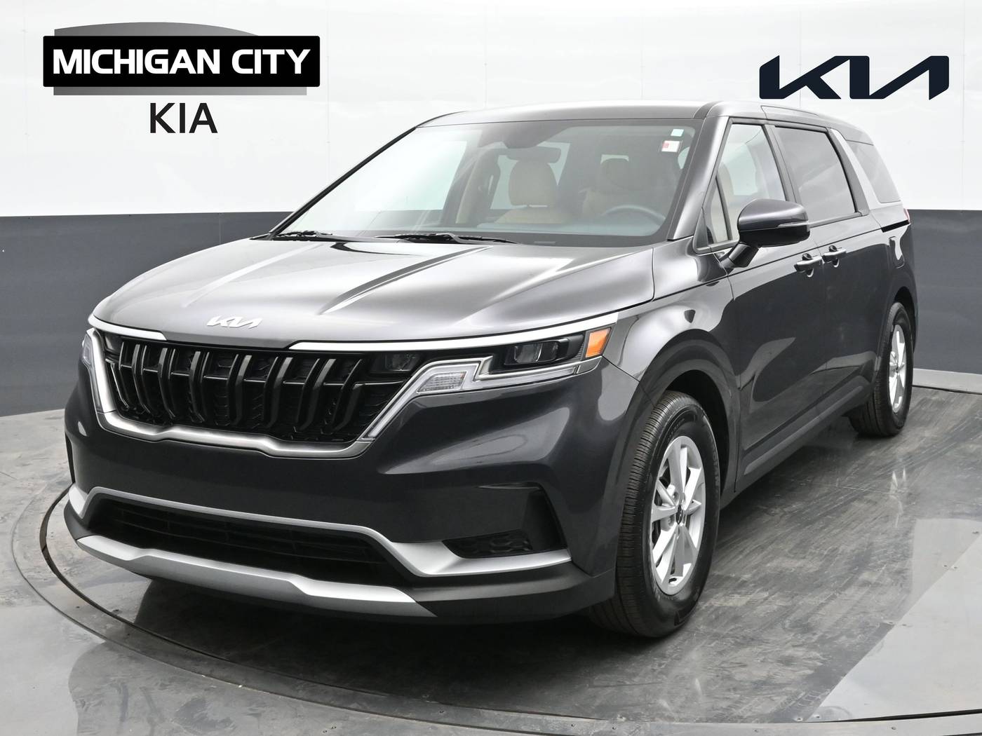2024 Kia Carnival LXS — Minivan — 4,305 mi — Michigan City, IN