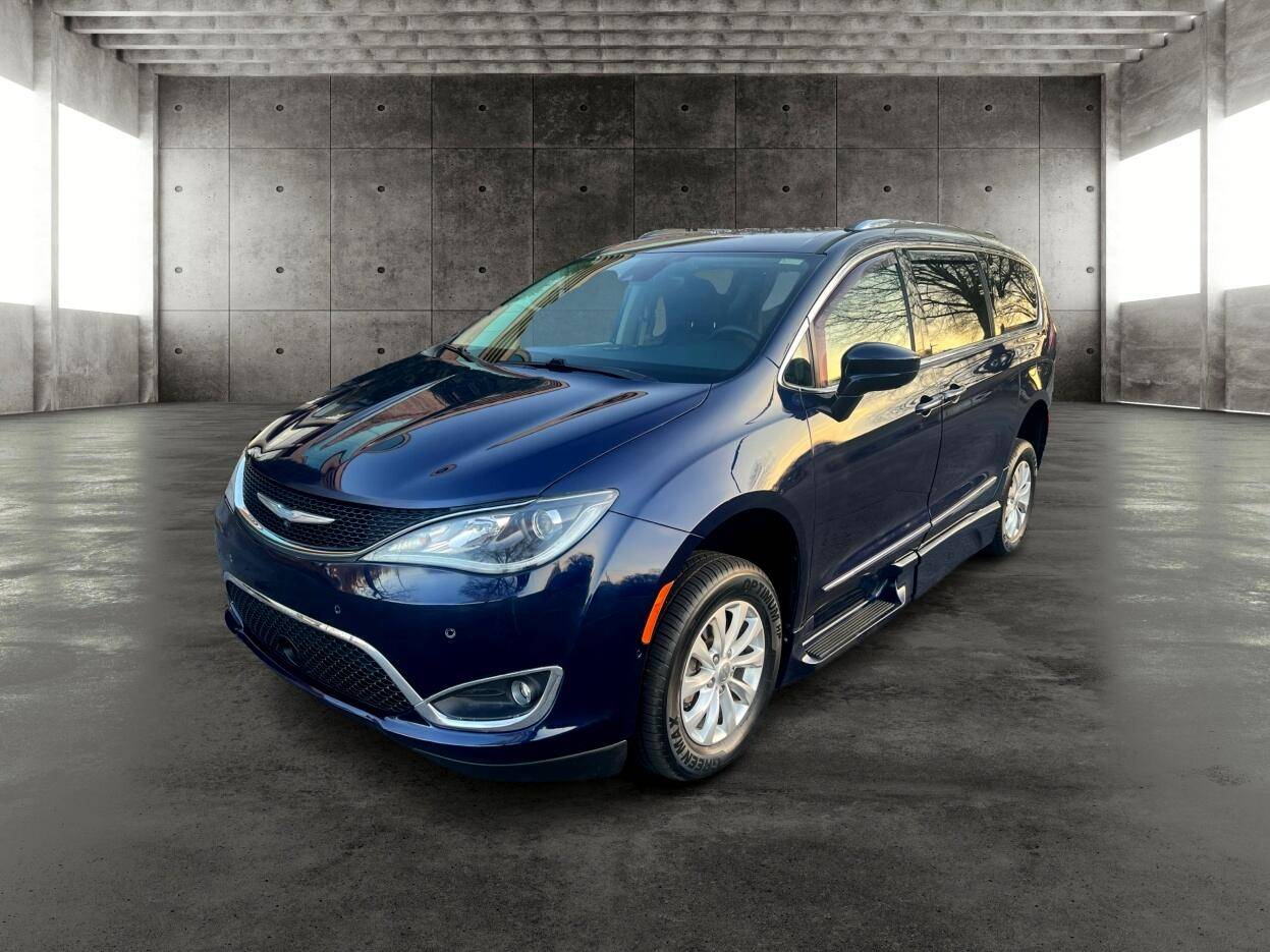 2018 Chrysler Pacifica Touring L Plus — Minivan — 55,901 mi — Duluth, GA