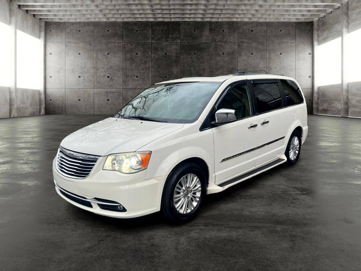 2013 Chrysler Town & Country Limited — Minivan — 119,638 mi — Duluth, GA