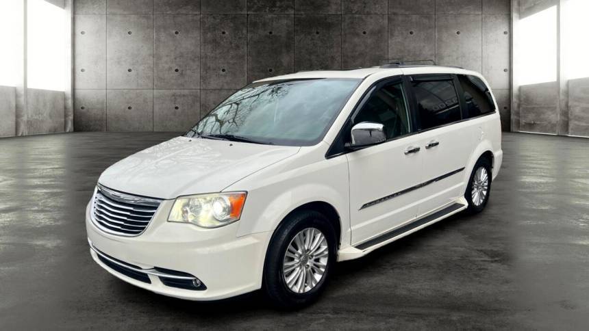 2013 Chrysler Town and Country Limited
