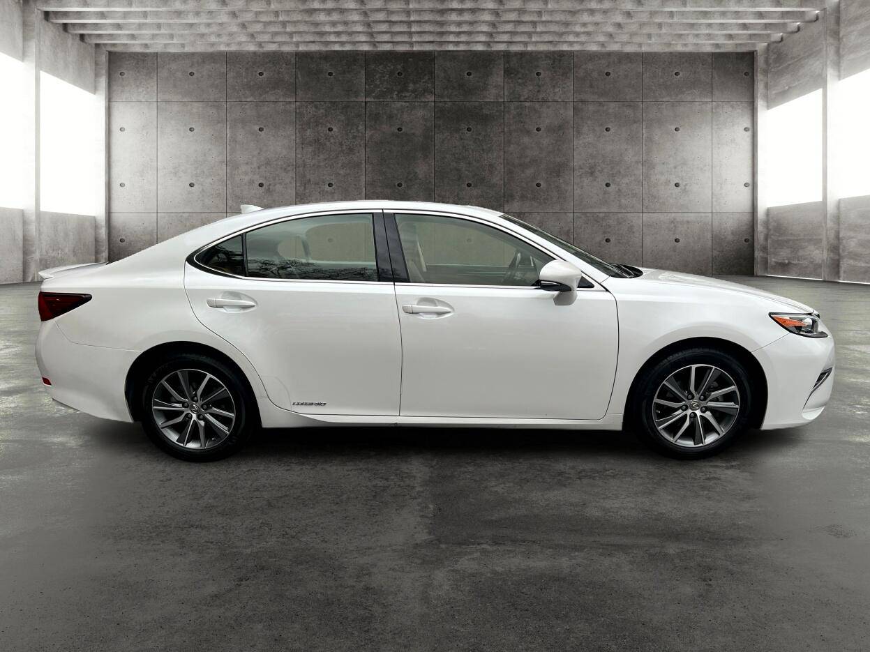 2018 Lexus ES ES 300h — Sedan — 63,780 mi — Duluth, GA