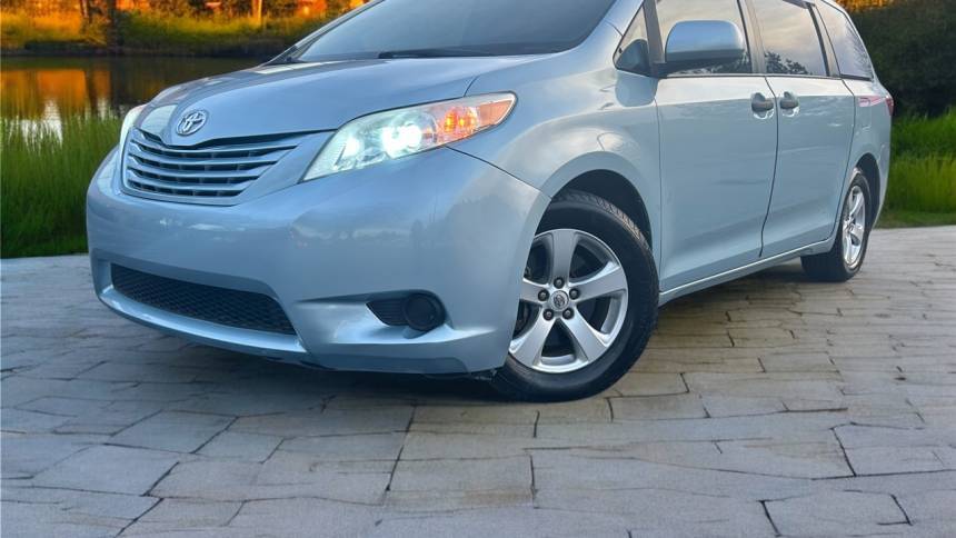 2017 Toyota Sienna L — Minivan — 134,880 mi — Duluth, GA