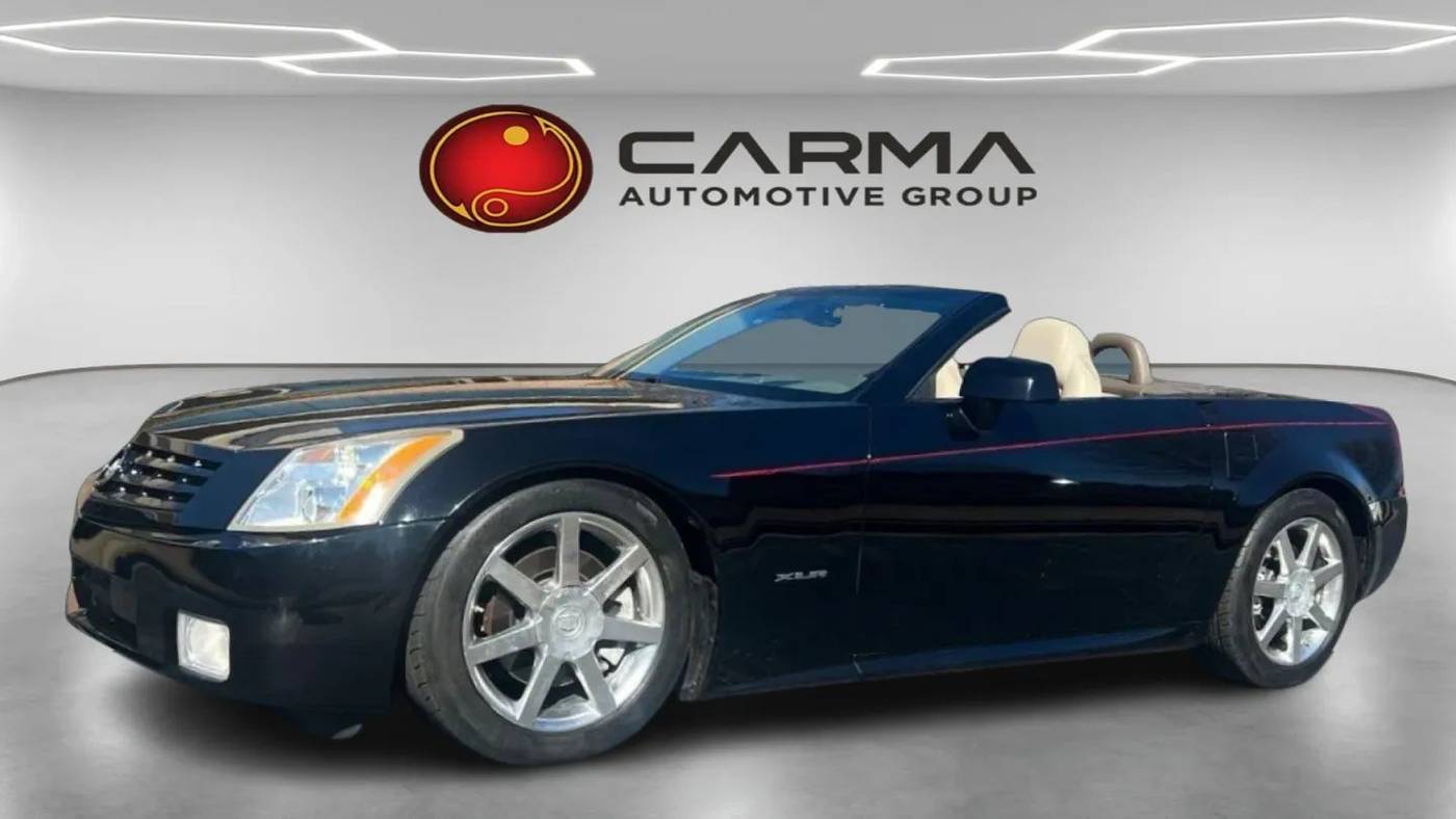 2005 Cadillac XLR Standard