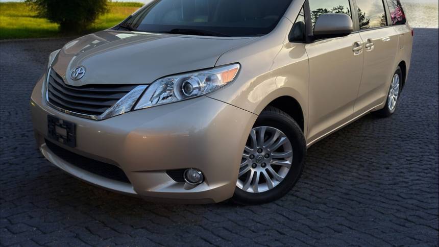 2014 Toyota Sienna XLE — Minivan — 56,061 mi — Duluth, GA