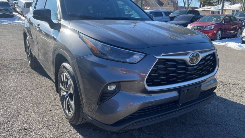 2022 Toyota Highlander XLE — SUV — 42,090 mi — Bristol, CT