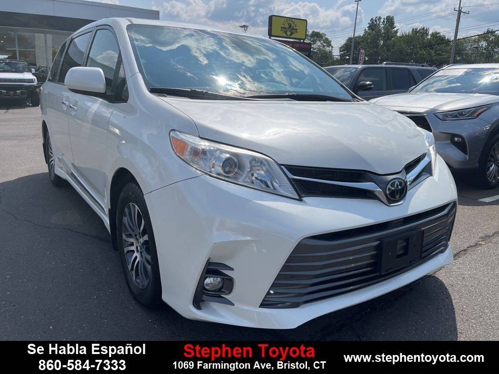 2020 Toyota Sienna XLE — Minivan — 61,756 mi — Bristol, CT