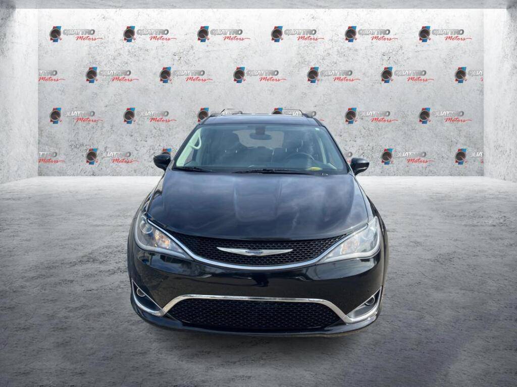 2017 Chrysler Pacifica Touring L — Minivan — 82,408 mi — Redford, MI