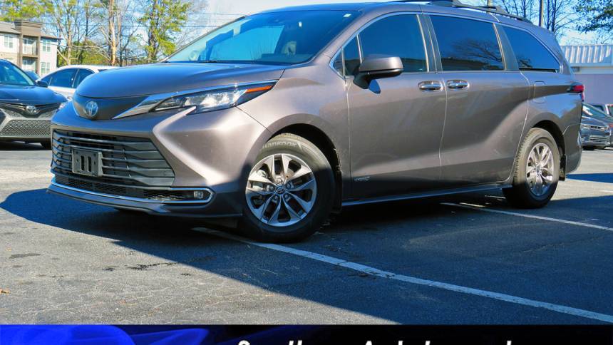 2021 Toyota Sienna XLE — Minivan — 111,671 mi — Stone Mountain, GA