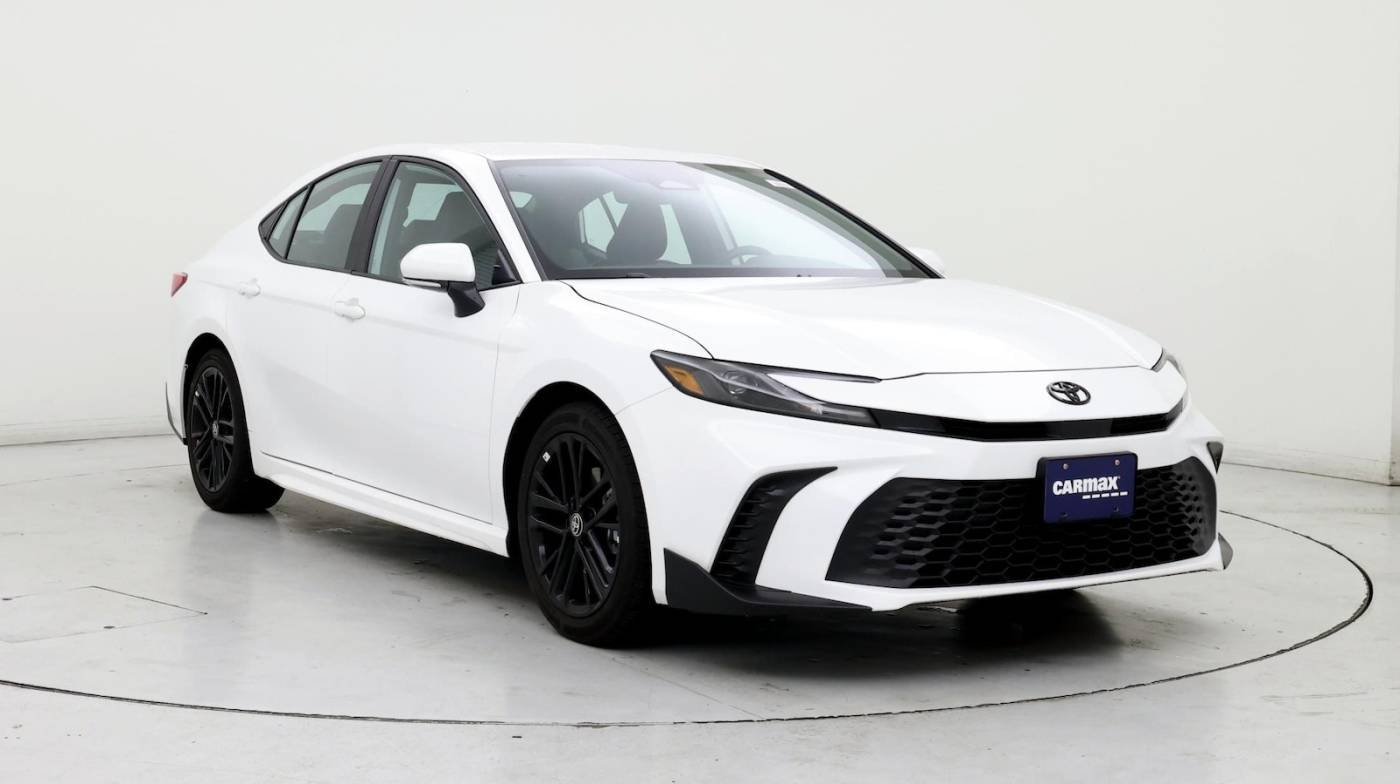 2025 Toyota Camry SE — Sedan — 3,801 mi — Beaverton, OR