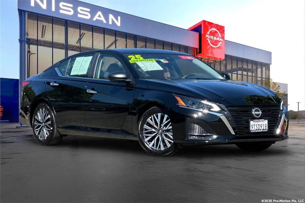 2025 Nissan Altima SV — Sedan — 3,142 mi — Corona, CA