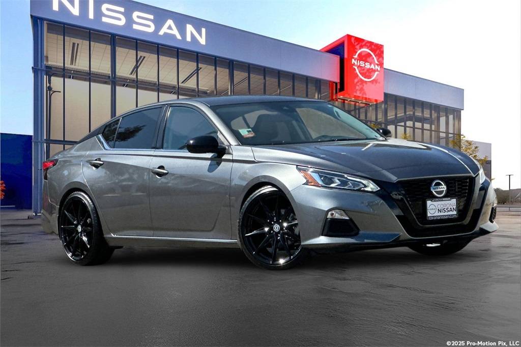 2022 Nissan Altima SR — Sedan — 18,395 mi — Corona, CA