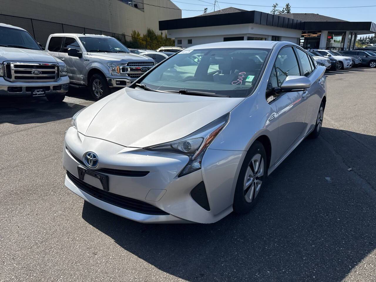 2016 Toyota Prius Three — Hatchback — 84,713 mi — lynnwood, WA