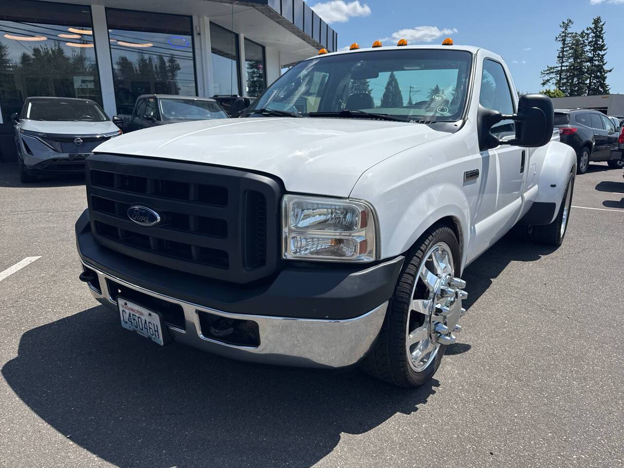 2006 Ford Super Duty F-350 Chassis Cab XL — Chassis Cab Truck — 226,381 mi — lynnwood, WA