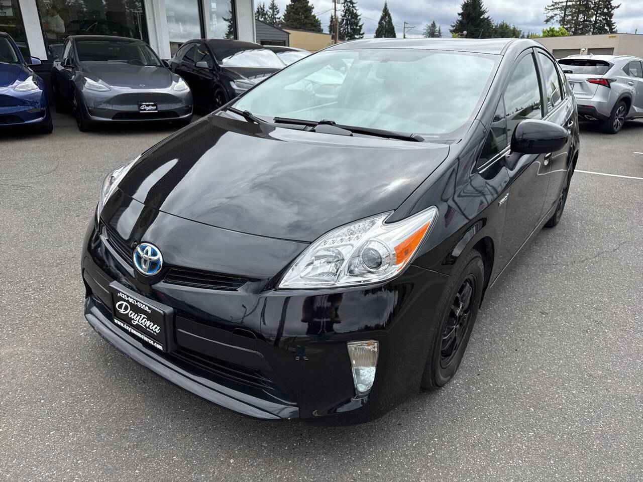 2015 Toyota Prius Two — Hatchback — 141,900 mi — lynnwood, WA