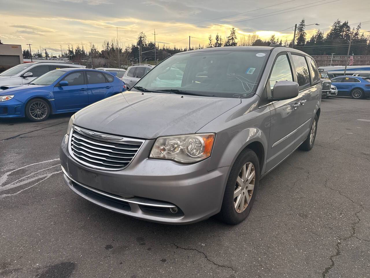 2014 Chrysler Town & Country Touring — Minivan — 109,775 mi — lynnwood, WA