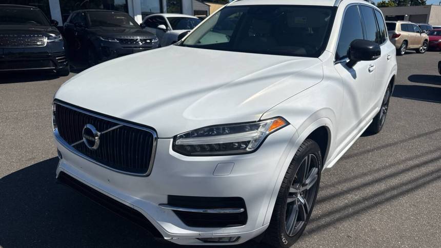 2016 Volvo XC90 T6 Momentum