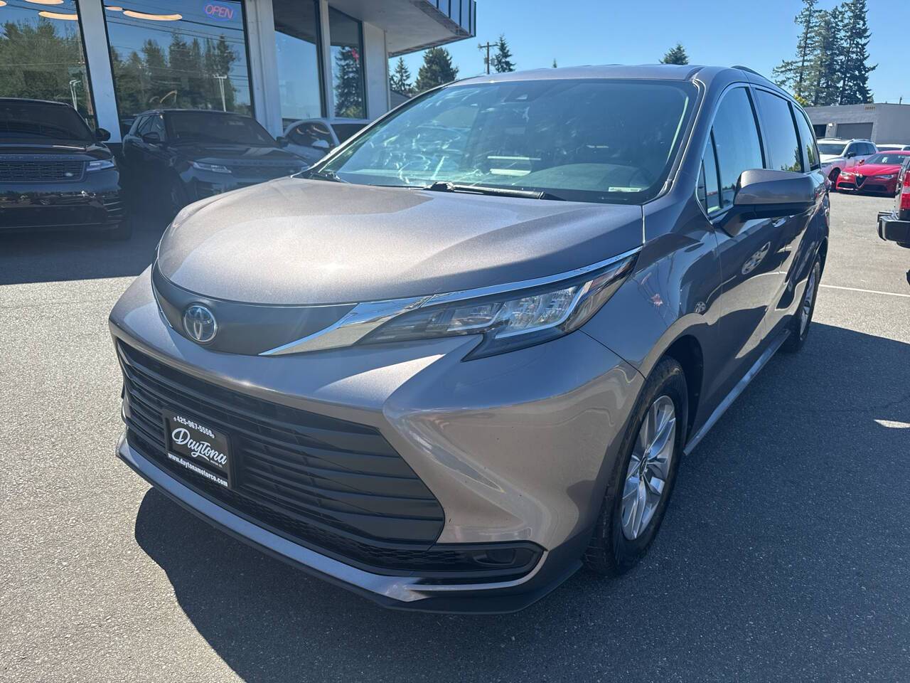 2022 Toyota Sienna LE — Minivan — 115,850 mi — lynnwood, WA