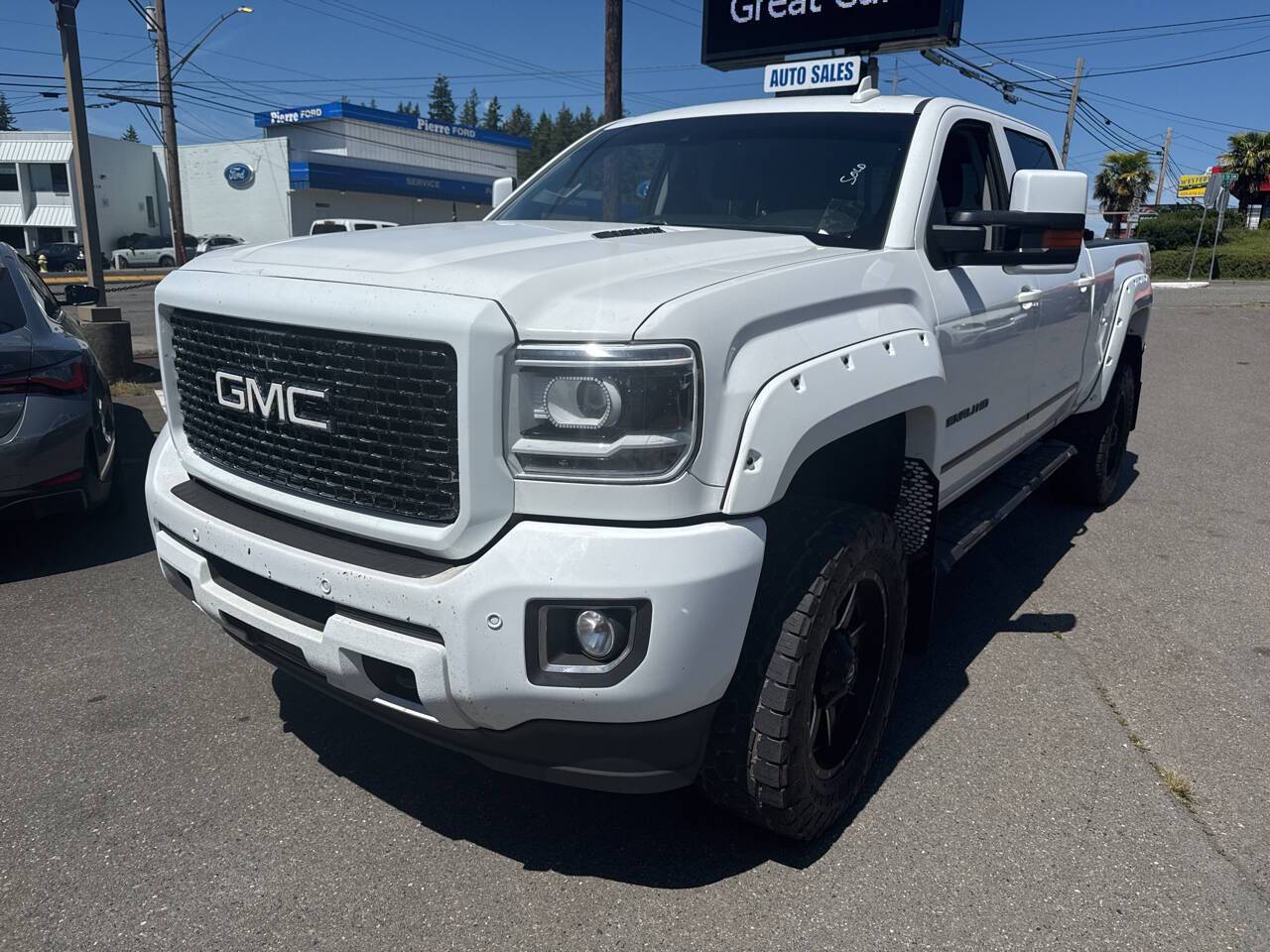 2015 GMC Sierra 2500HD Denali — Pickup Truck — 142,911 mi — lynnwood, WA