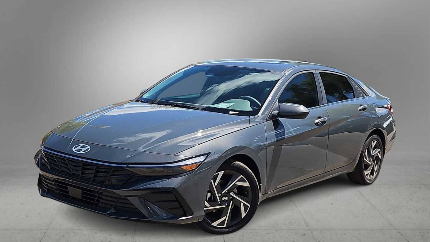 2024 Hyundai Elantra SEL — Sedan — 5,808 mi — Henderson, NV