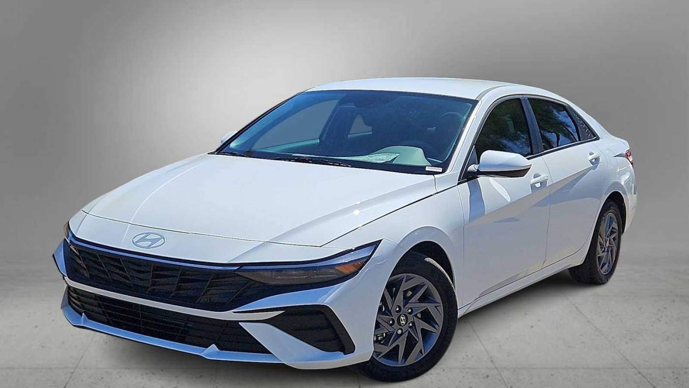 2024 Hyundai Elantra SEL — Sedan — 3,397 mi — Henderson, NV