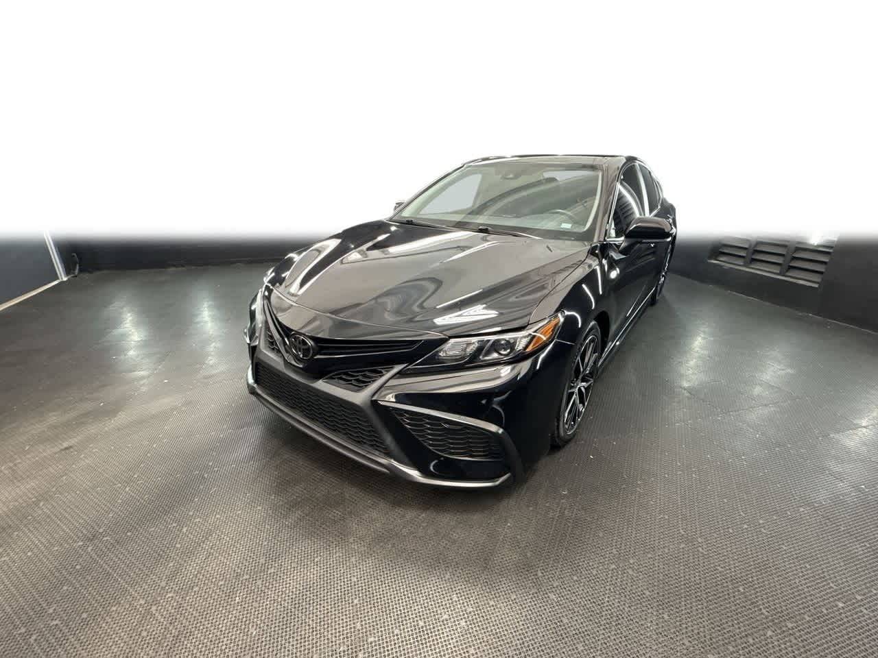 2022 Toyota Camry SE — Sedan — 41,830 mi — Miami, FL