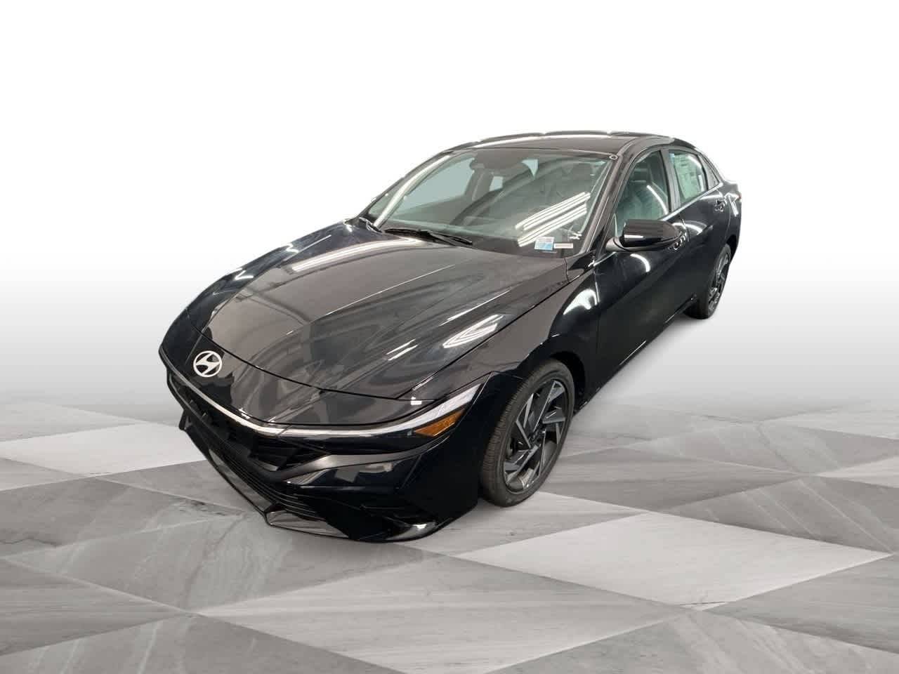 2025 Hyundai Elantra Hybrid Limited — Sedan — 4,528 mi — Miami, FL