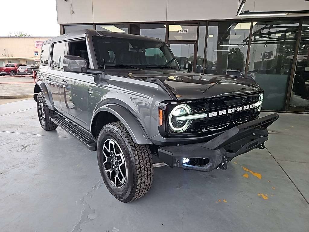 2024 Ford Bronco Outer Banks — SUV — 727 mi — Houston, TX