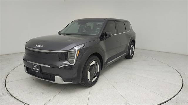 2026 Kia EV9 Light Long Range — SUV — 4,131 mi — Kingwood, TX
