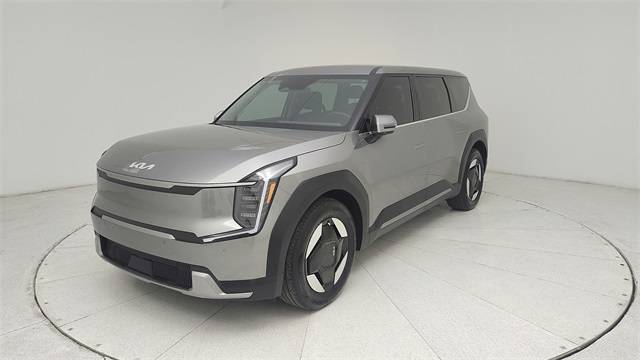 2024 Kia EV9 Light Long Range — SUV — 17,297 mi — Kingwood, TX