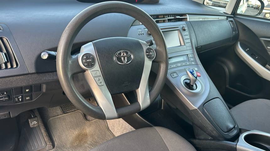 2014 Toyota Prius Advanced — Hatchback — 123,000 mi — Columbia, TN