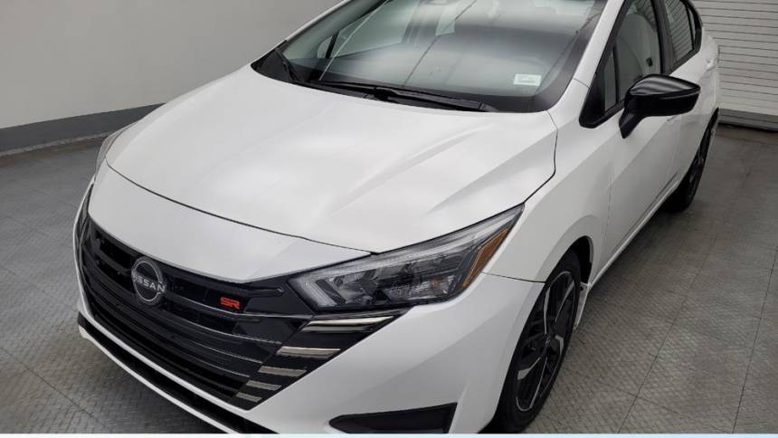 2023 Nissan Versa SR