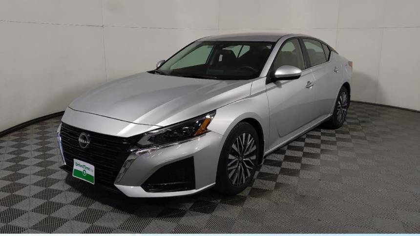 2023 Nissan Altima SV — Sedan — 14,084 mi — Maplewood, MN