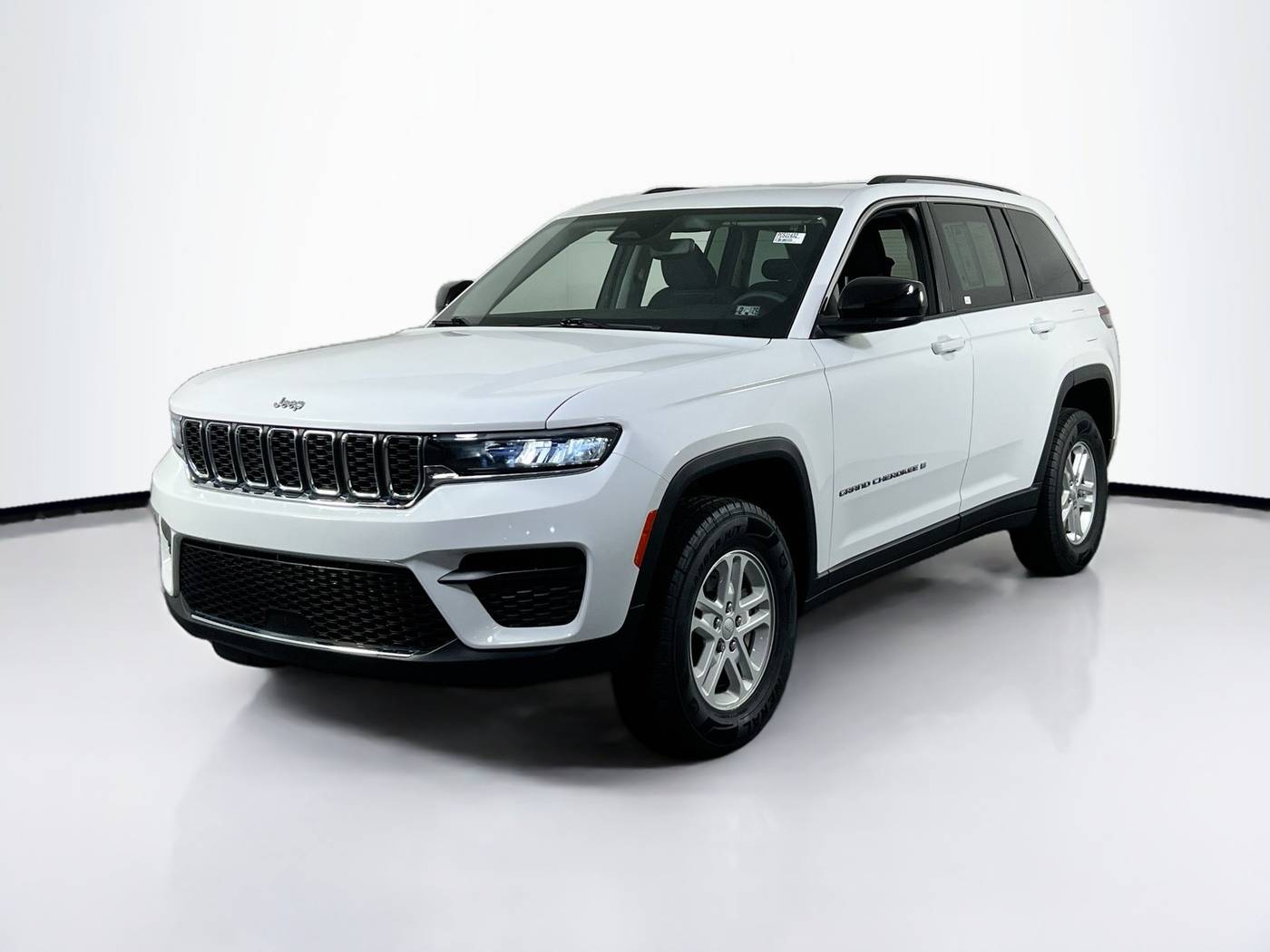 2023 Jeep Grand Cherokee Laredo — SUV — 31,811 mi — Fairless Hills, PA