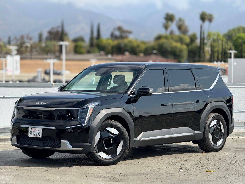 2024 Kia EV9 Light Short Range — SUV — 22,543 mi — Claremont, CA