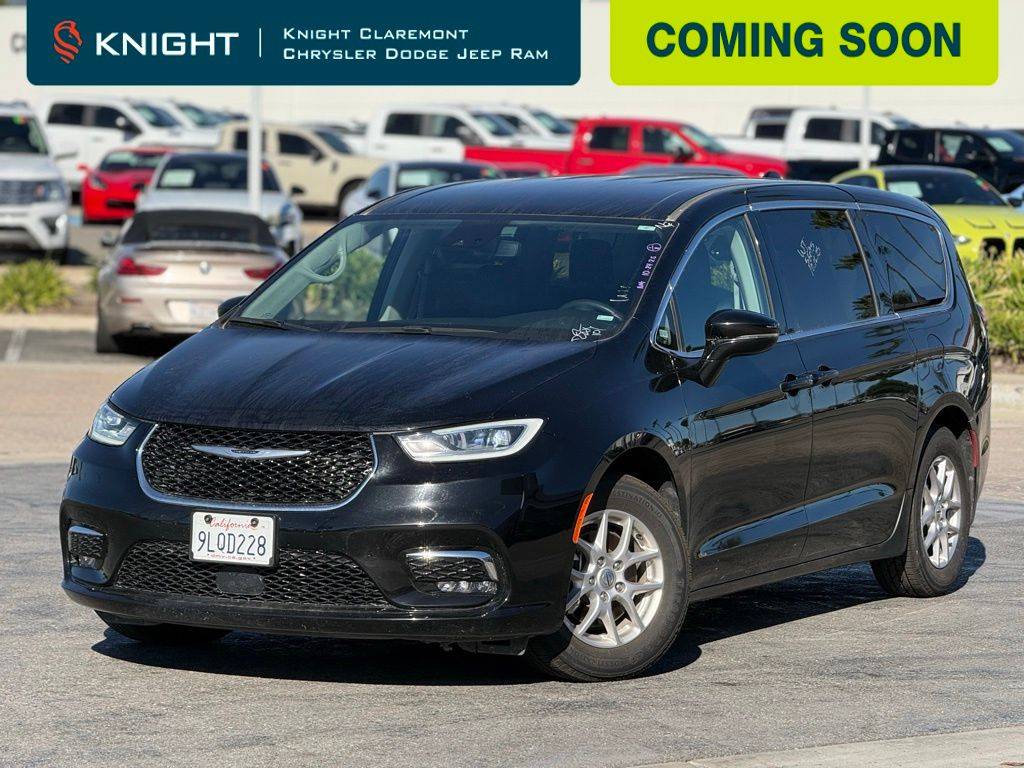 2024 Chrysler Pacifica Touring L — Minivan — 56,172 mi — Claremont, CA