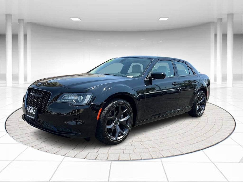 2023 Chrysler 300 Touring — Sedan — 14,334 mi — Lancaster, CA