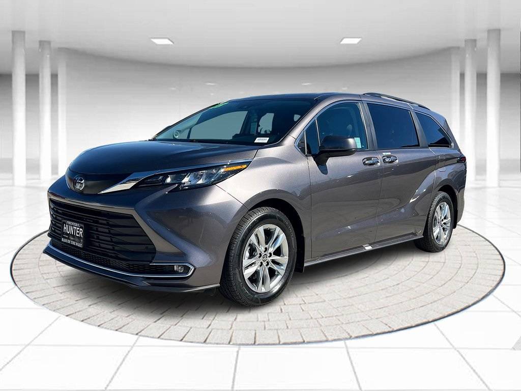 2023 Toyota Sienna XLE — Minivan — 49,625 mi — Lancaster, CA