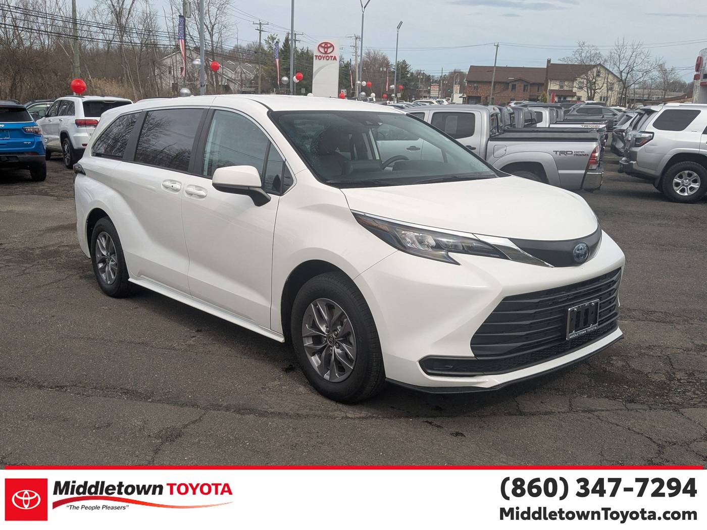2024 Toyota Sienna LE — Minivan — 47,389 mi — Middletown, CT