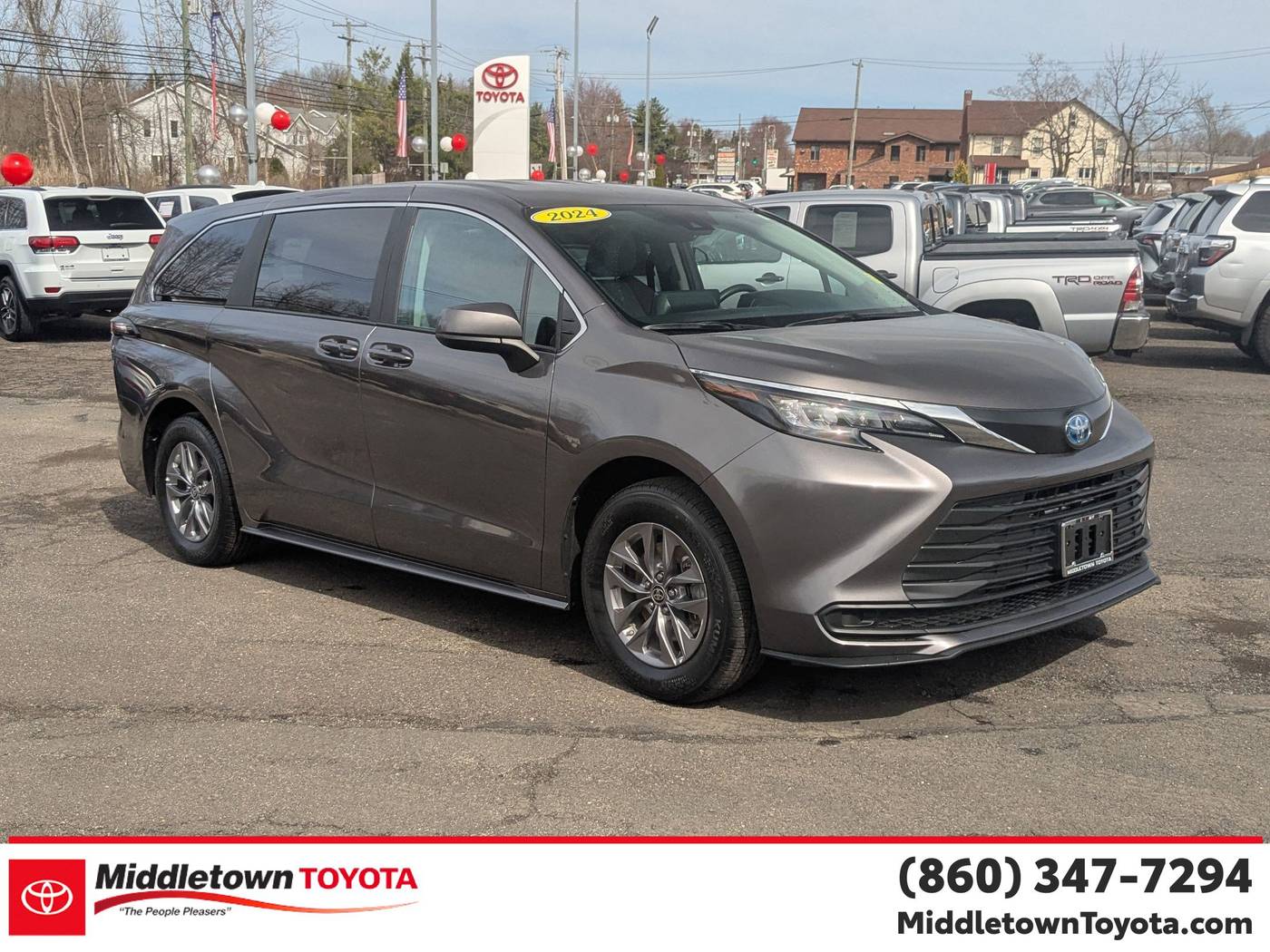 2024 Toyota Sienna LE — Minivan — 46,416 mi — Middletown, CT