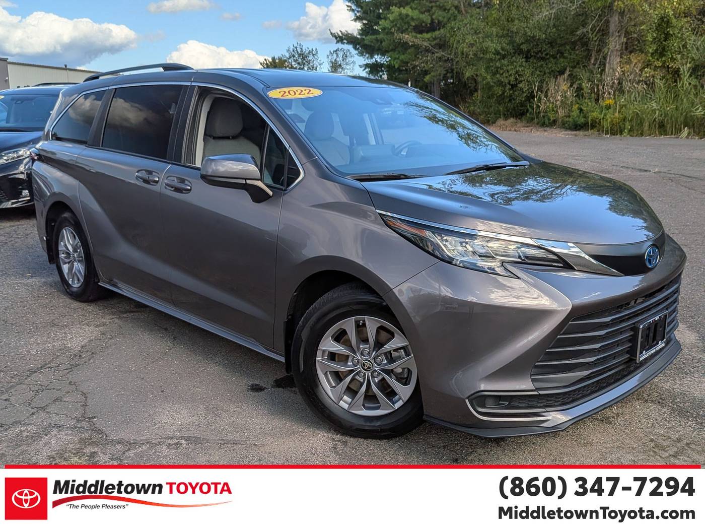 2022 Toyota Sienna LE — Minivan — 78,575 mi — Middletown, CT
