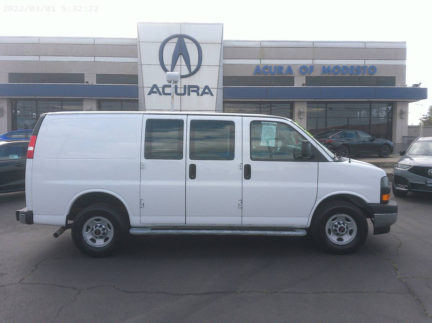 2017 GMC Savana Cargo Van Base — Cargo Van — 11,196 mi — Modesto, CA