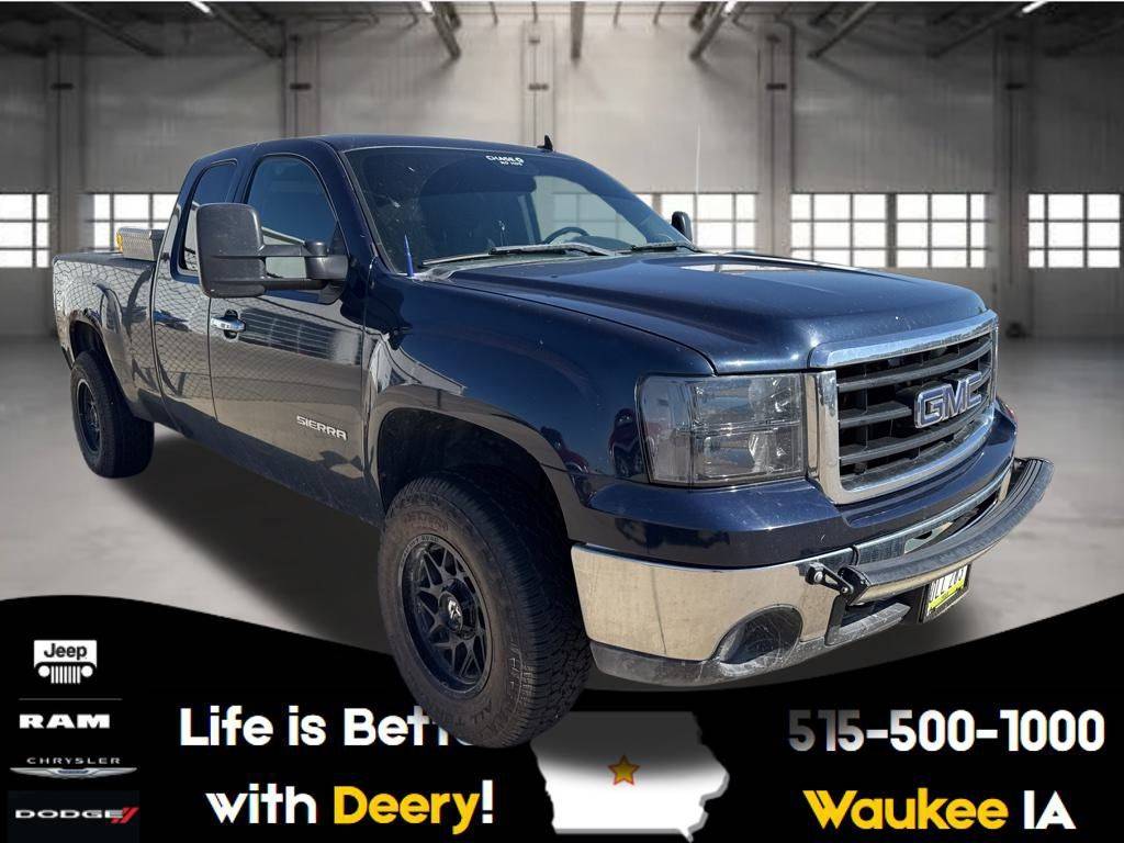 2011 GMC Sierra 1500 SLE — Pickup Truck — 273,225 mi — Waukee, IA
