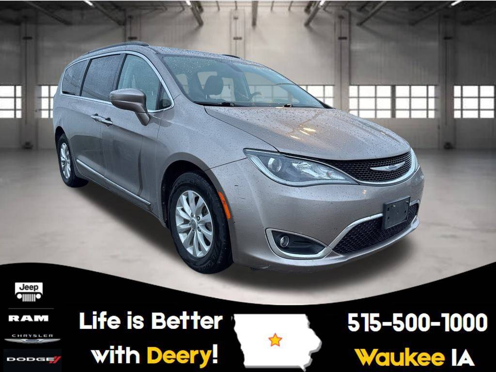 2017 Chrysler Pacifica Touring L — Minivan — 213,627 mi — Waukee, IA