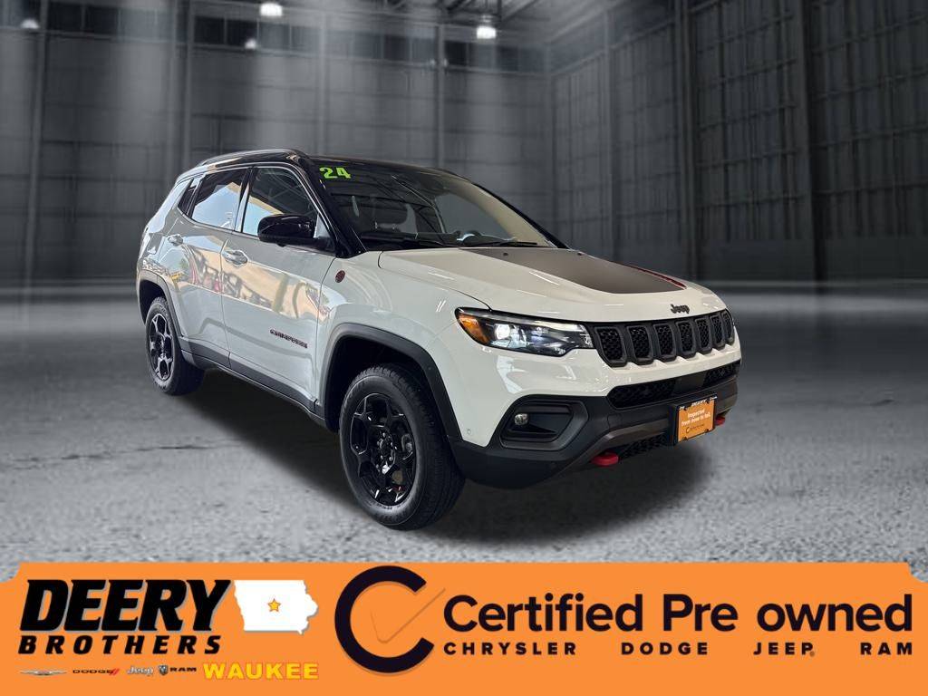 2024 Jeep Compass Trailhawk — SUV — 5,888 mi — Waukee, IA