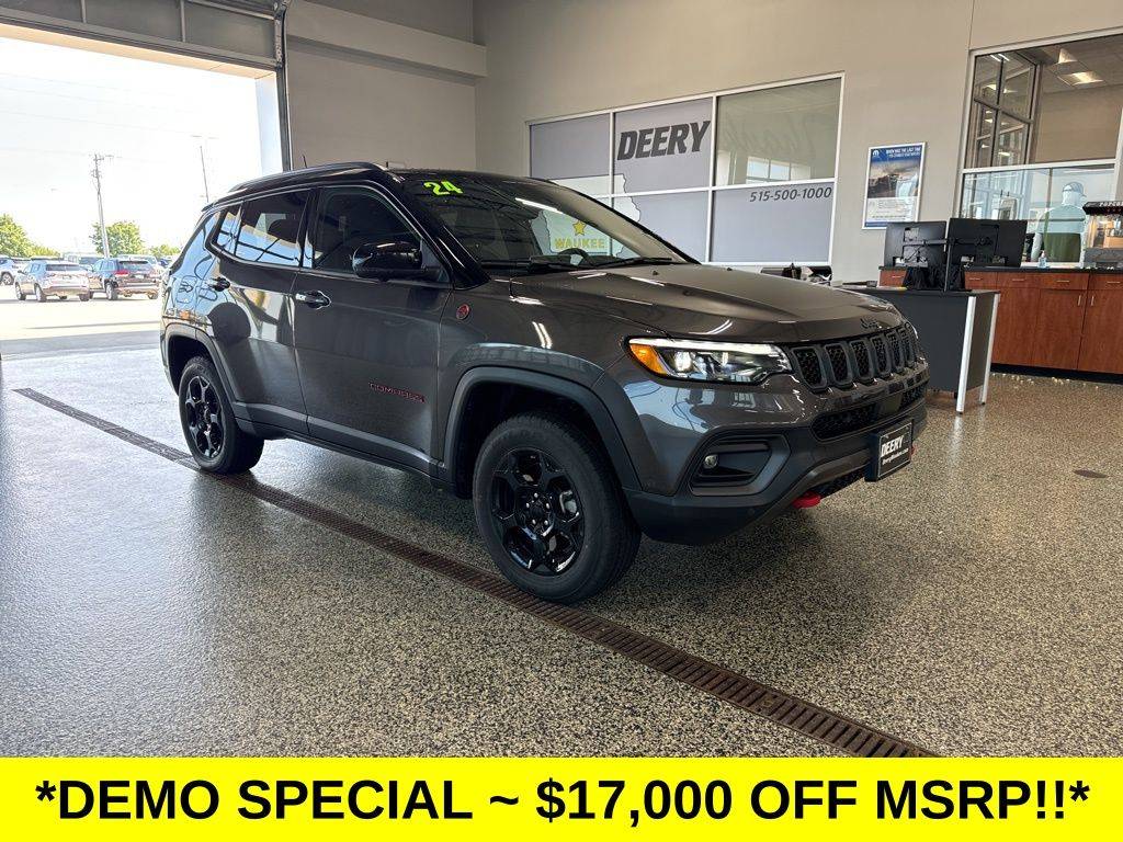 2024 Jeep Compass Trailhawk — SUV — 7,499 mi — Waukee, IA